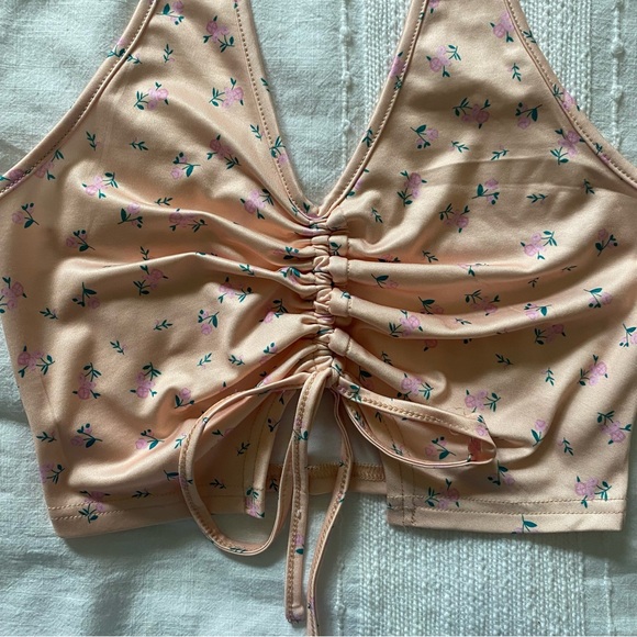 Floral Halter Cropped Top (XS) - Shein - Sunshine Ready! - Picture 3 of 4